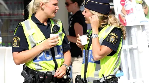 Poliția suedeză a reținut în ultima săptămână 14 persoane pentru trafic de migranți