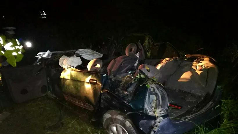 Accident pe DN 59 B în Timiș, între Uivar și Pustiniș. Un autoturism a ieșit de pe șosea și s-a răsturnat: 5 morți și un copil rănit 