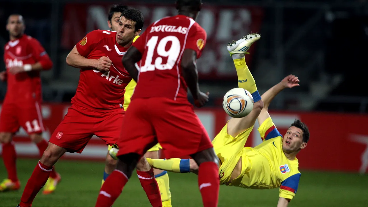 Patrick Kluivert a pariat pe meciurile lui Twente, la care era antrenor secund. Olandezul a pariat chiar și la un meci cu Steaua