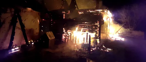 Un bărbat din Vaslui și-a dat foc la casă, apoi a încercat să se sinucidă
