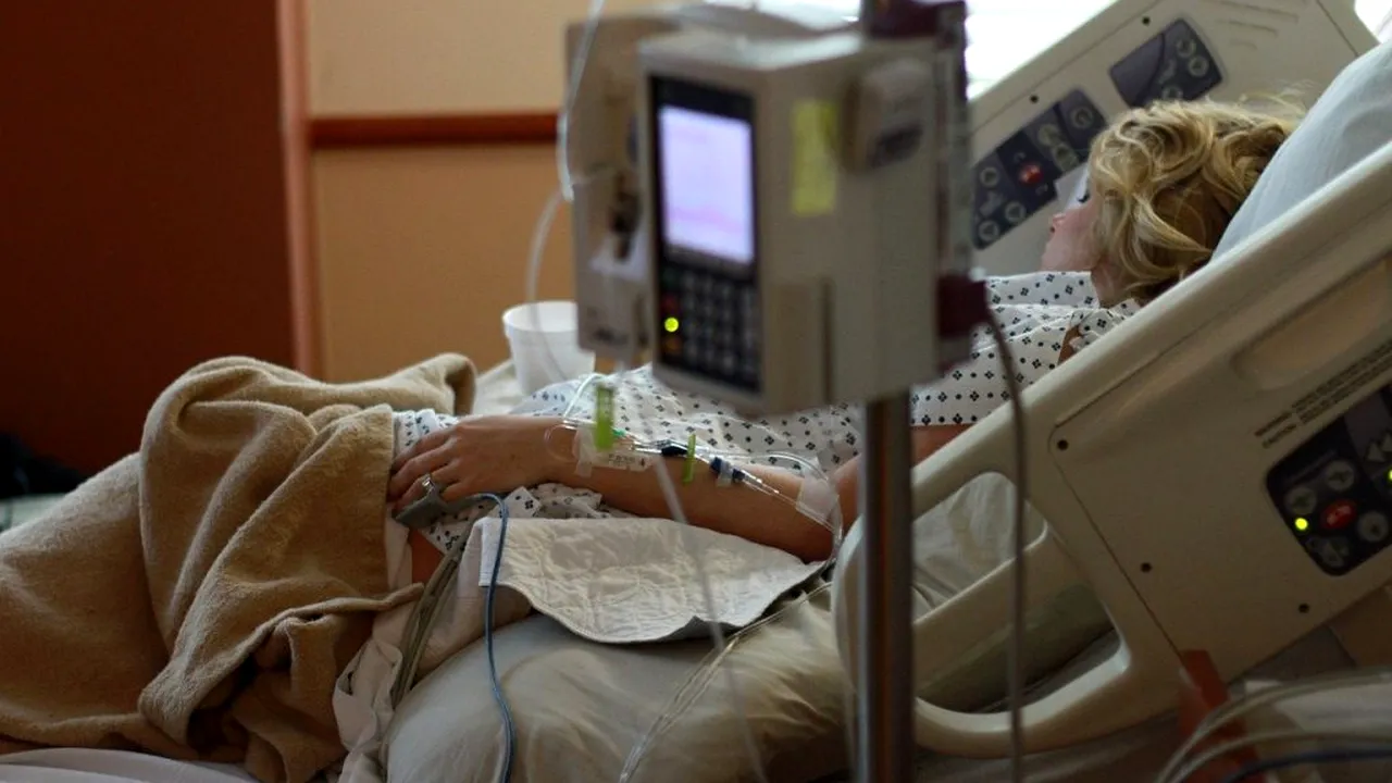 Riscăm 2.000 de cazuri de coronavirus pe zi! Avertismentul unui medic de la ATI Spitalul Floreasca. Când am putea intra din nou în starea de urgență