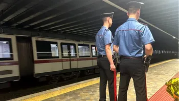 Un sinucigaș român a fost jefuit de rucsac în timp ce se afla sub roțile metroului din Roma
