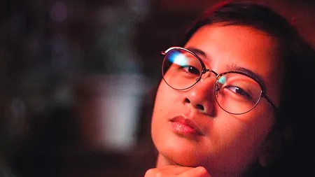 Cât costă să aduci în România o BONĂ filipineză. Ce salariu lunar trebuie să îi plătești