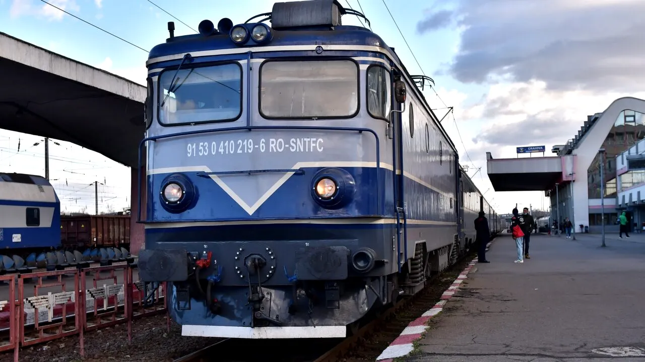 CFR Călători, îngropată în DATORII de sute de milioane de lei. Circulația trenurilor va fi blocată din această noapte