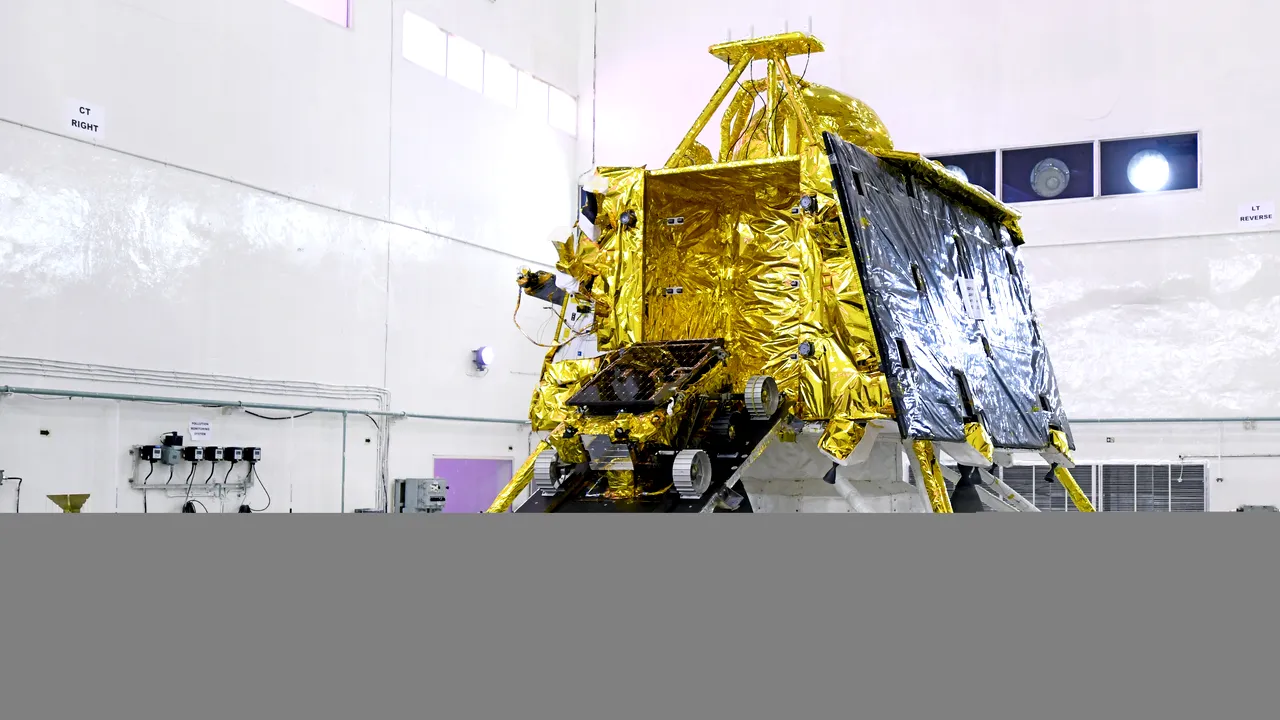 Au fost la un pas să facă istorie: India a anunțat că a pierdut contactul cu nava Chandrayaan-2 cu doar câteva secunde înainte de aselenizare