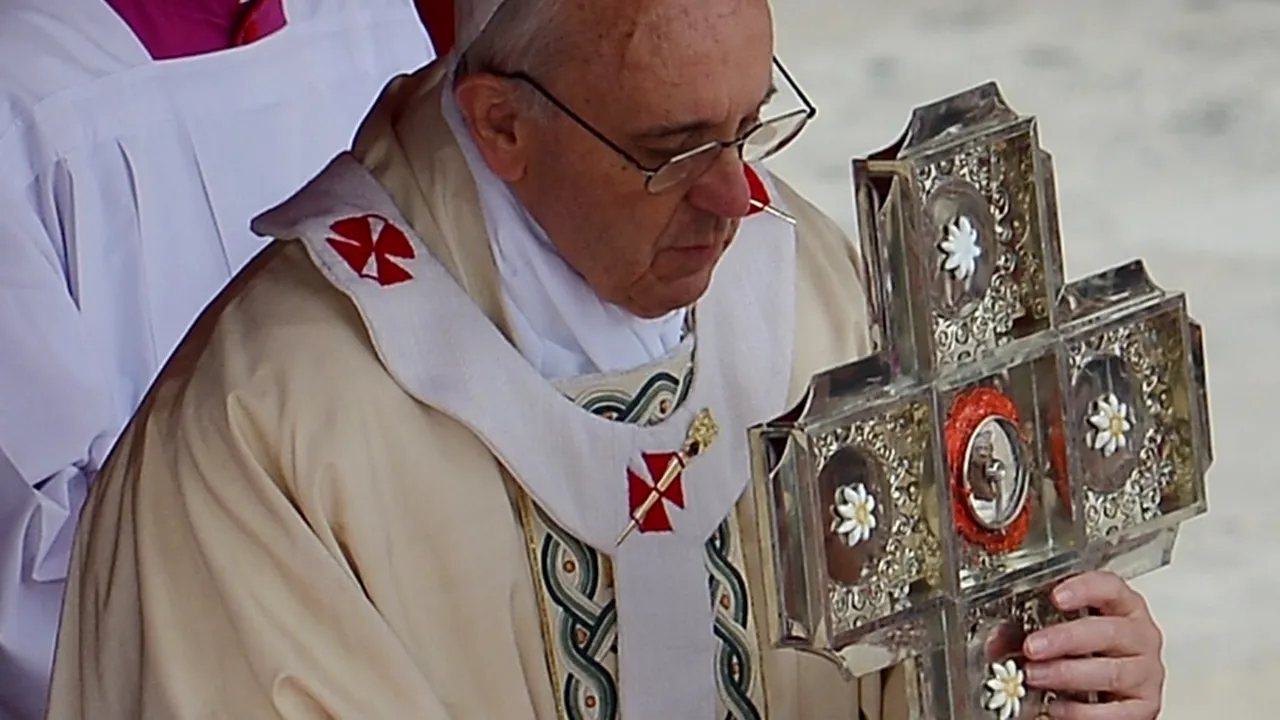 Papa Francisc pledează pentru garanții juridice de protejare a fătului din momentul concepției