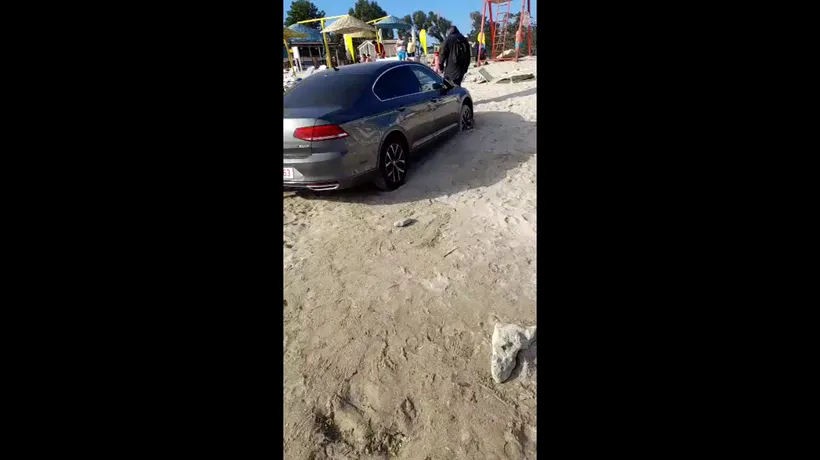 Un bucureștean și-a parcat mașina pe plaja din Saturn. Ce amendă a primit
