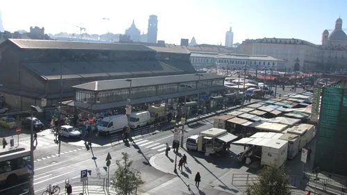 Un român înarmat a creat panică în centrul orașului italian Torino. Ce au descoperit polițiștii care l-au imobilizat