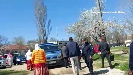 50 de persoane au participat la o procesiune religioasă de botez, pe malul Dunării. Un pastor a fost sancționat de jandarmi cu amendă în cuantum de 3.000 lei - VIDEO