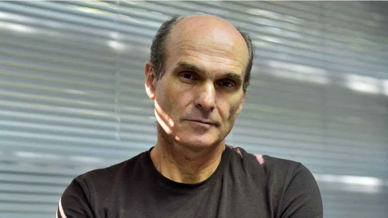 Cristian Tudor Popescu: „Aseară mi-am luat MEDICAMENTELE – miile de români care au ieșit în Piața Victoriei ca să țină România în Europa”