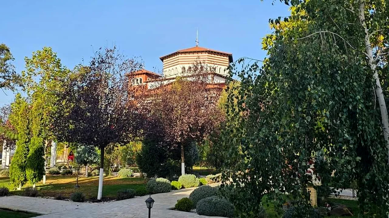 Procesiune cu moaște la o mănăstire în Teleorman, pentru chemarea ploii. RUGĂCIUNI la vreme de secetă în România