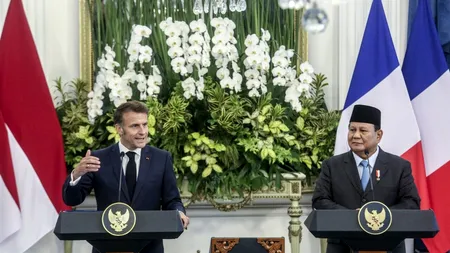 Macron efectuează o vizită oficială în Indonezia/ Franța trebuie să fie o „putere de ECHILIBRU” între China și SUA