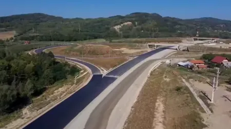 În timp ce investițiile stagnează, Autostrada Pitești-Sibiu accelerează. Secțiunea 4 Tigveni – Curtea de Argeș intră în ultima etapă, spune ministrul Transporturilor. Când va fi gata