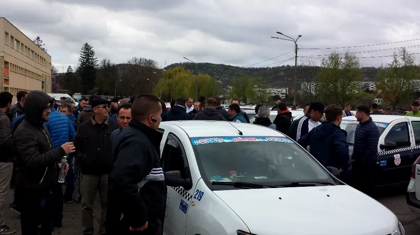 Protest la Cluj, împotriva Uber: Dacă tu plătești șoferul, ori ești firmă de transport, ori ești ceva mafie modernă