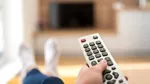 Un studiu arată că prea mult timp în fața televizorului ar putea, într-adevăr, să îți afecteze creierul