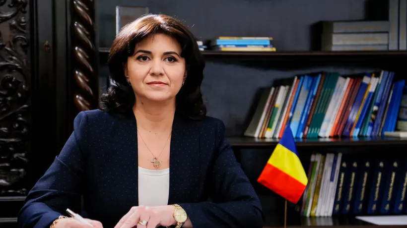 Monica Anisie anunță continuarea programelor din EDUCAȚIE în Sectorul 2. Președintele Comisiei de Învățământ îl acuză pe Radu Mihaiu