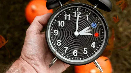 Cum ne afectează trecerea la ora de iarnă și de ce Europa nu vrea să o oprească