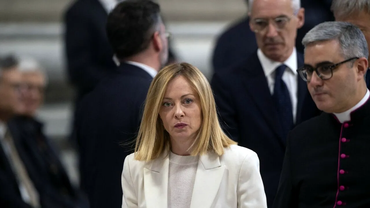 Giorgia Meloni denunță anunțul făcut de Trump privind taxele VAMALE/ Italia sprijină restabilirea competitivității UE