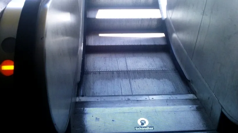 Clipe de coșmar pentru un bărbat care a fost înghițit de scările rulante: „Ar fi bine să alegem scările normale - VIDEO