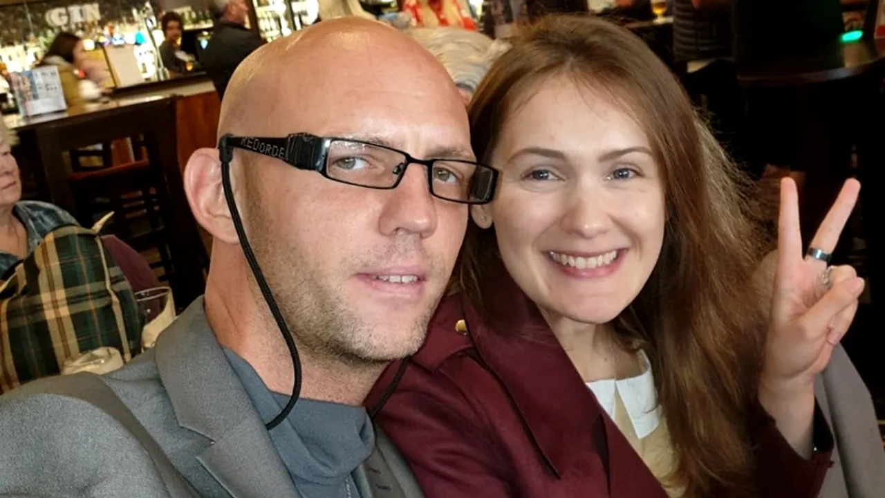 Dragoste la prima poză: Doi tineri s-au înscris pe un site de dating iar ce a urmat după e de povestit nepoților - FOTO