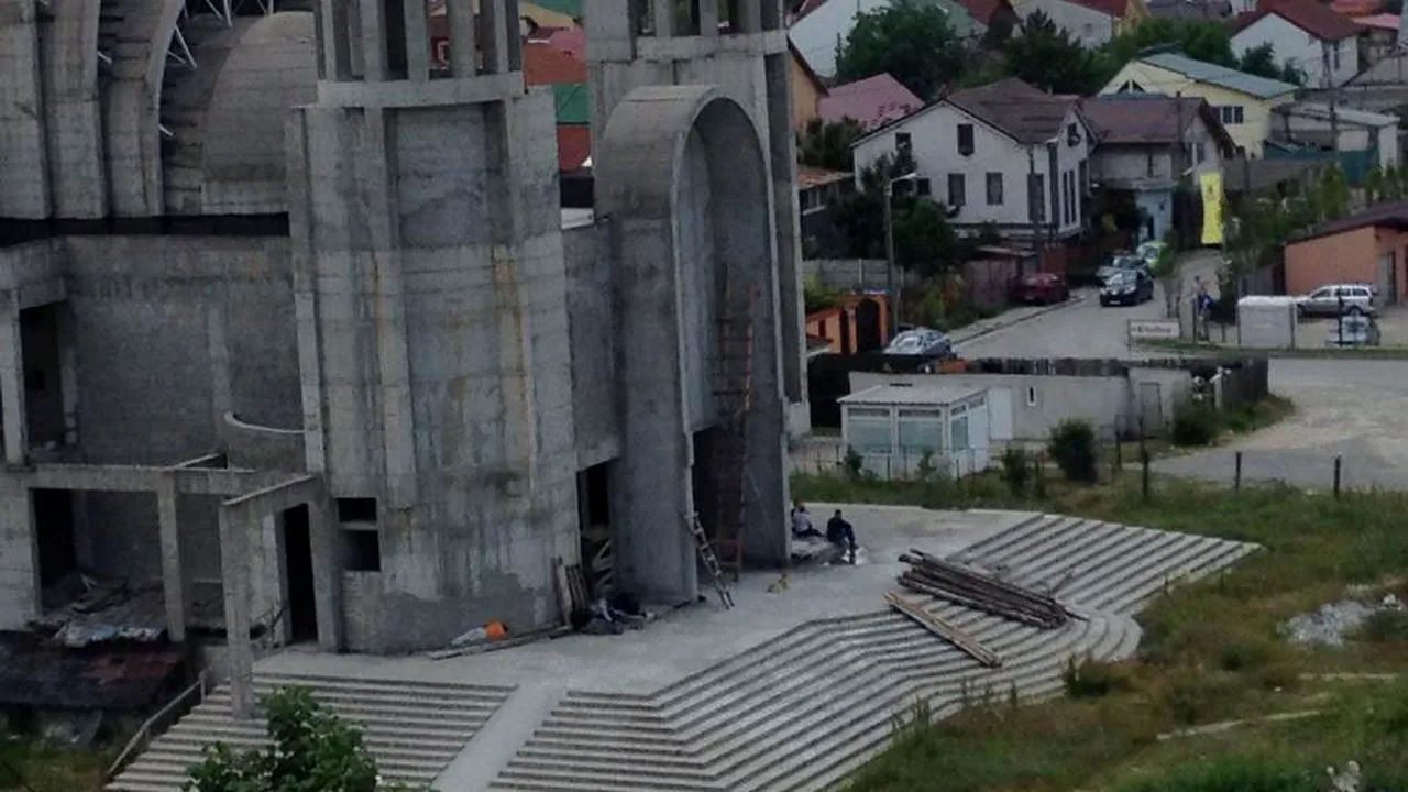 Mitropolia Oltenia primește milioane de lei de la stat pentru o catedrală aflată de 10 ani în construcție