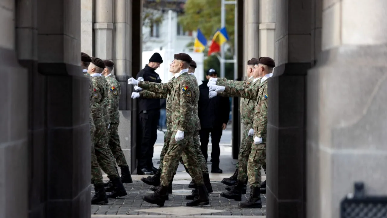 FOTO-VIDEO. Repetiție generală pentru Parada Militară de Ziua Națională, marți, în București / Restricții de circulație în zona Arcului de Triumf