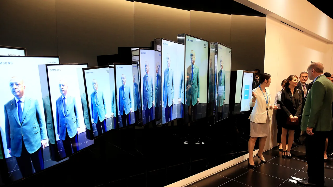 Inteligența Artificială schimbă FUNDAMENTAL lumea în care trăim. Democrația liberală e atacată de Autoritarismul digital