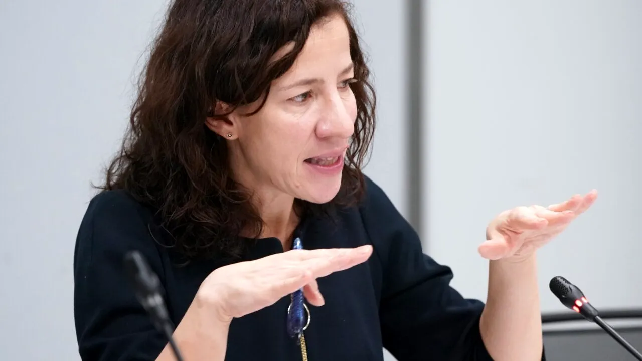 Roxana Mînzatu, vicepreședintele Comisiei Europene, prima vizită oficială în România de la preluarea mandatului. Cu cine va avea întrevederi