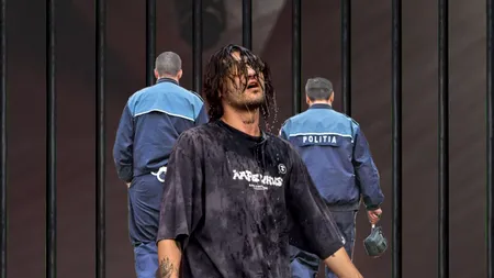 Trapperul Ian îi asigură pe fani că turneul său va continua în ciuda pedepsei primite de la judecători după ce a urinat pe scenă