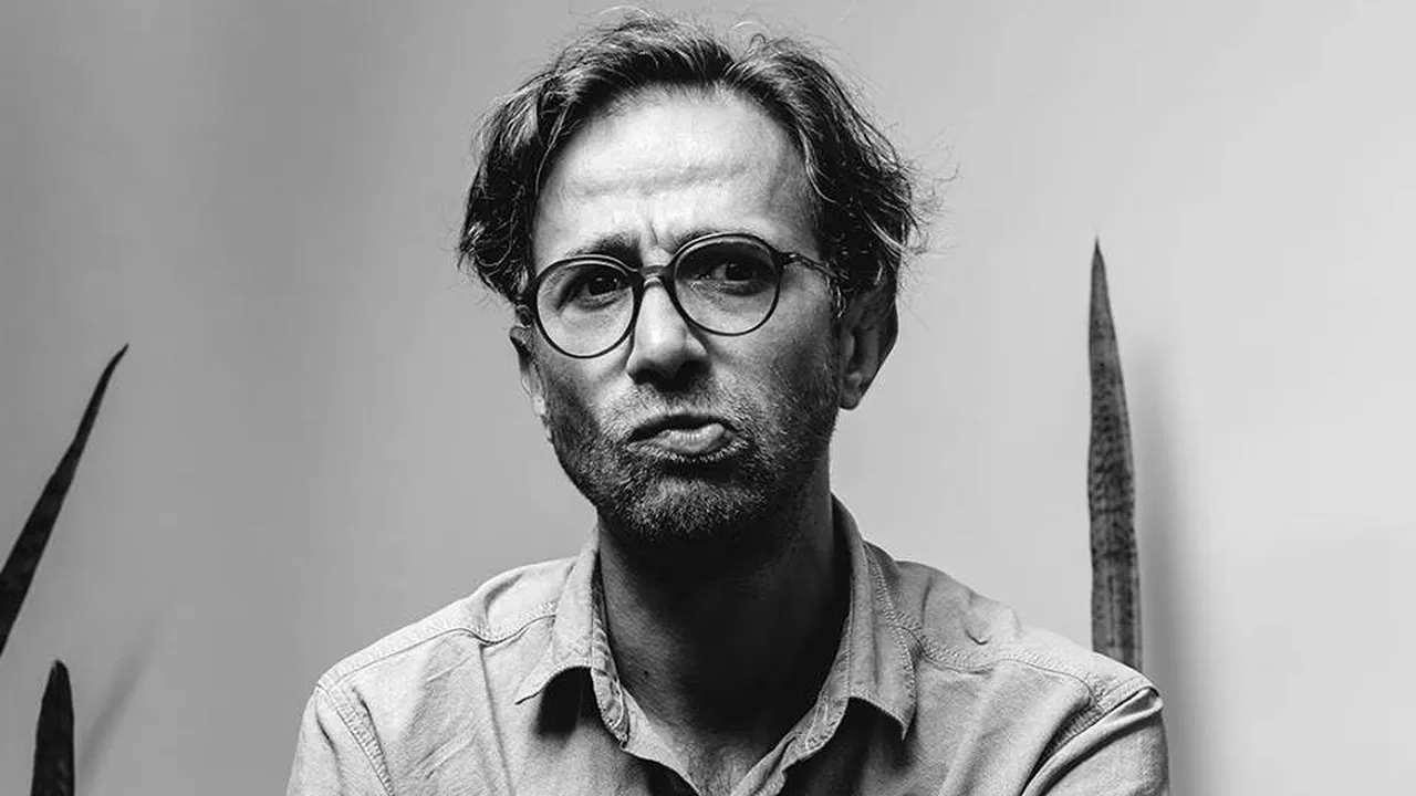 Fotograful contrastelor. Bogdan Gîrbovan, despre „prostii