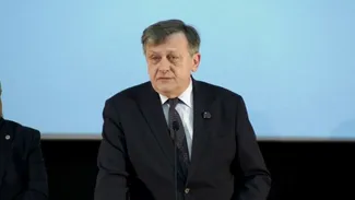 Crin Antonescu, ATAC furibund la adresa lui Ponta: „Are nerușinarea să spună că nu rămâne Ciolacu premier. Eu nu sunt trădător. Nu intră în finală”