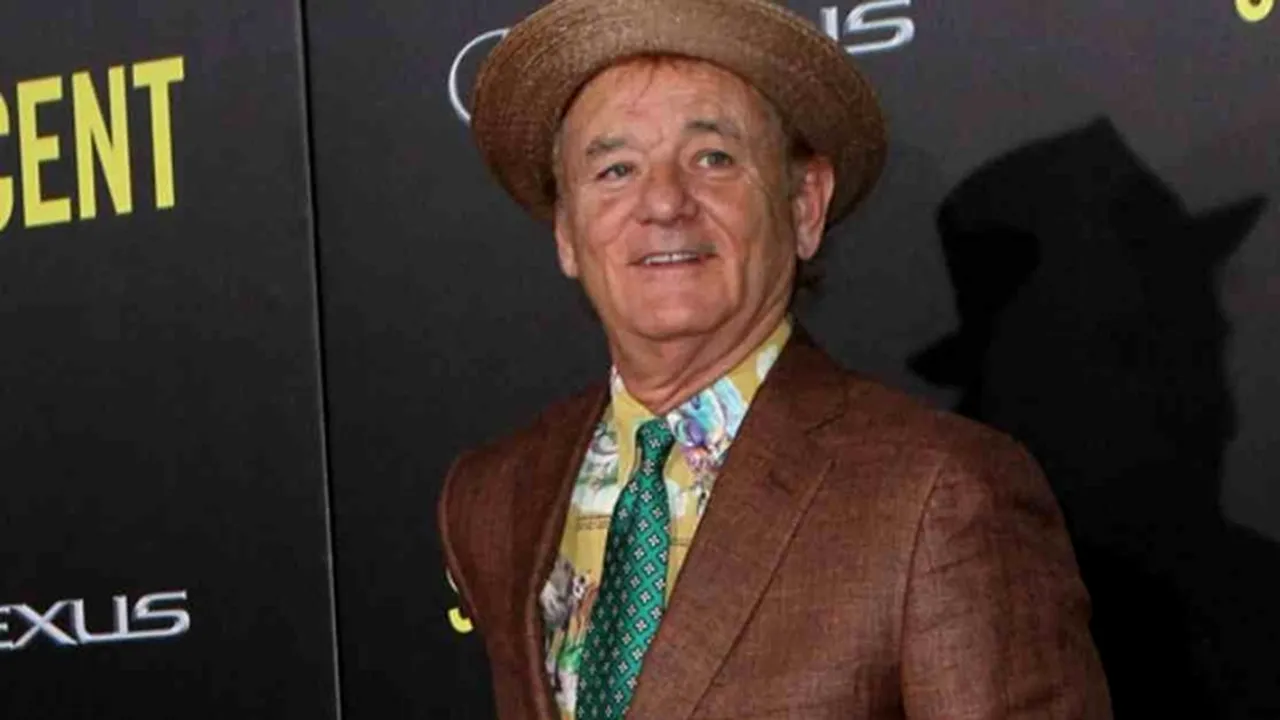 Ce a pățit Bill Murray, care a aruncat de pe o clădire telefoanele unor fani care îl fotografiau