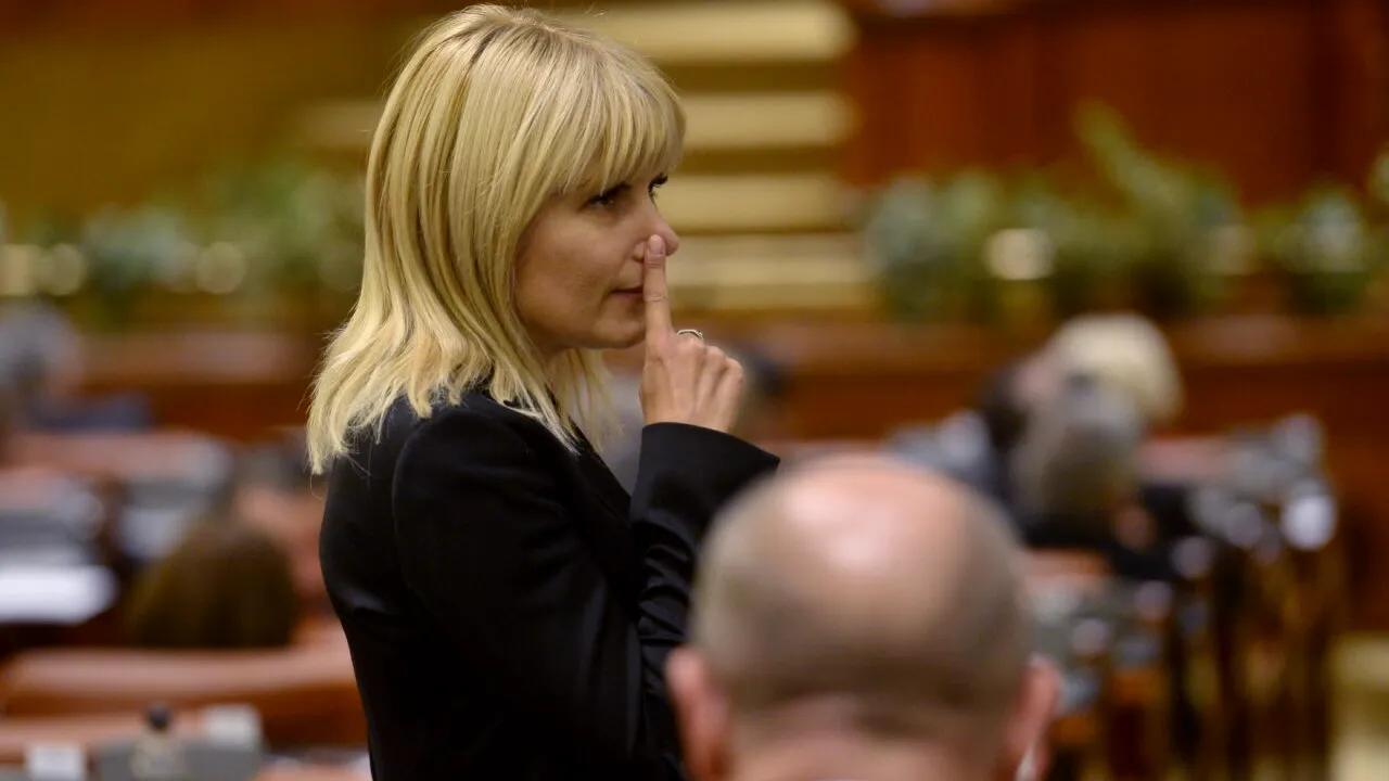 Elena UDREA, scoasă din penitenciar și OPERATĂ de urgență la Spitalul din Ploiești. ANP: ”Operaţia a decurs fără probleme”. Când va fi dusă la Târgșor