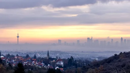 Bloomberg: BCE nu se va grăbi să reducă dobânda de referință, în contextul creșterii ușoare a inflației