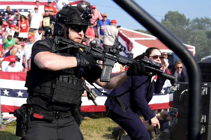 Trupele din serviciile de securitate ale fostului președinte și candidatului republican la alegeri, Donald Trump. Sursa Foto: Profimedia 