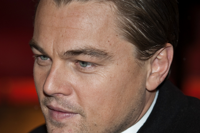 Leonardo DiCaprio ajutat de o prezentatoare să devină soț și tată