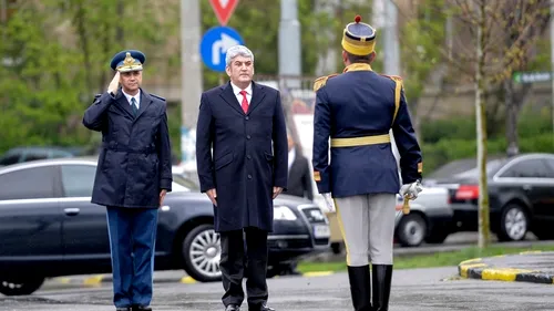 Cadourile vicepremierului Oprea pentru polițiști: 57 de milioane de euro pentru mașini, sporuri salariale, decontarea transportului
