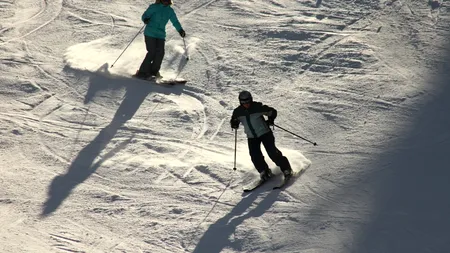 INFOGRAFICUL care arată motivul pentru care românii pleacă la schi în Austria și Bulgaria