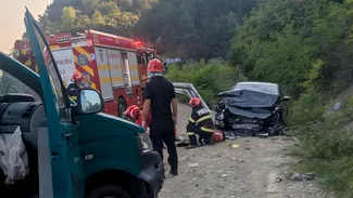Grav accident rutier produs între un autoturism și o autospecială a Poliției de Frontieră, în Mehedinți. Doi oameni au MURIT și doi au fost răniți