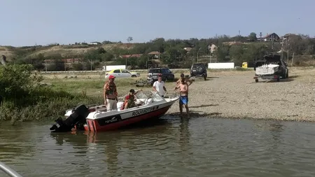 MISIUNE dificilă pentru polițiștii de frontieră din Mehedinți. Mai multe persoane aflate cu barca pe Dunăre nu au mai putut ajunge la mal