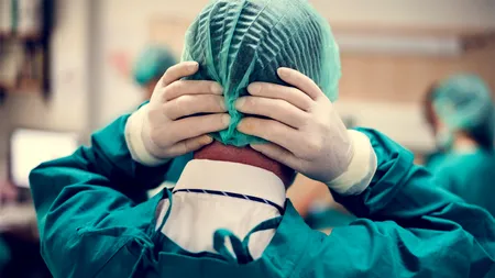 Tragedia din Odorheiu Secuiesc: Eleva internată la Târgu Mureş este în stare CRITICĂ. Medicii sunt rezervaţi