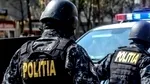 ARSENAL de arme găsit de polițiști la perchezițiile din Țăndărei. Dosar penal privind nerespectarea armelor și munițiilor
