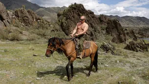 Vladimir Putin, ironizat pentru imaginea de „macho”, de liderii G7: „Trebuie să avem şi noi fotografii călare cu pieptul gol”