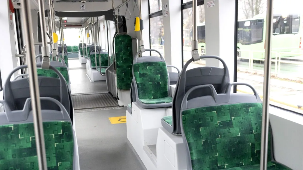 UPDATE | București: Circulația mai multor tramvaie, întreruptă din cauza unei defecțiuni / STB: Liniile 7, 12 și 19 funcționează normal