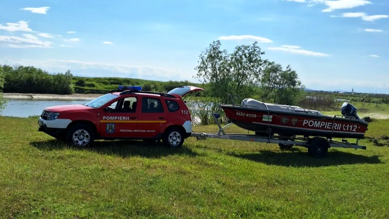 O fată de 13 ani s-a ÎNECAT în râul Siret. Ea a mers la scăldat cu o prietenă în vârstă de 11 ani, care a fost salvată de un localnic