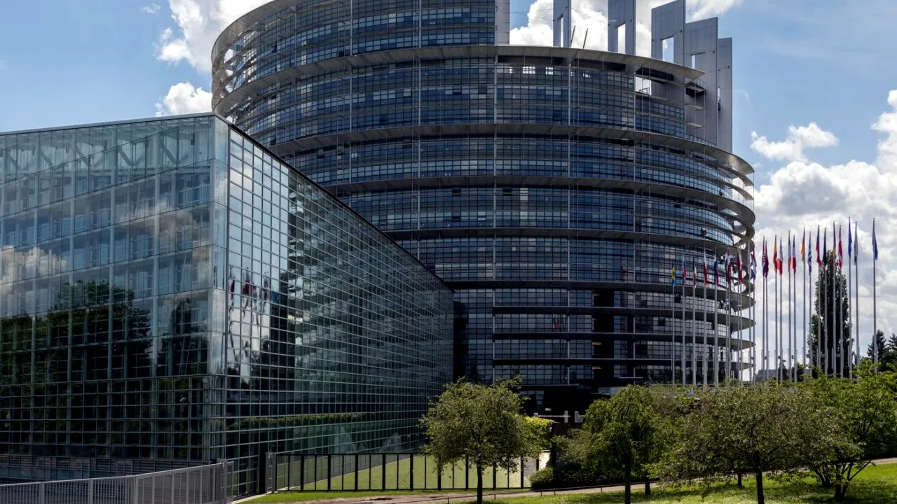 UE își prezintă STRATEGIA pentru o apărare autonomă până în 2030/ ”Dacă Europa vrea să evite războiul, trebuie să se pregătească pentru acesta”