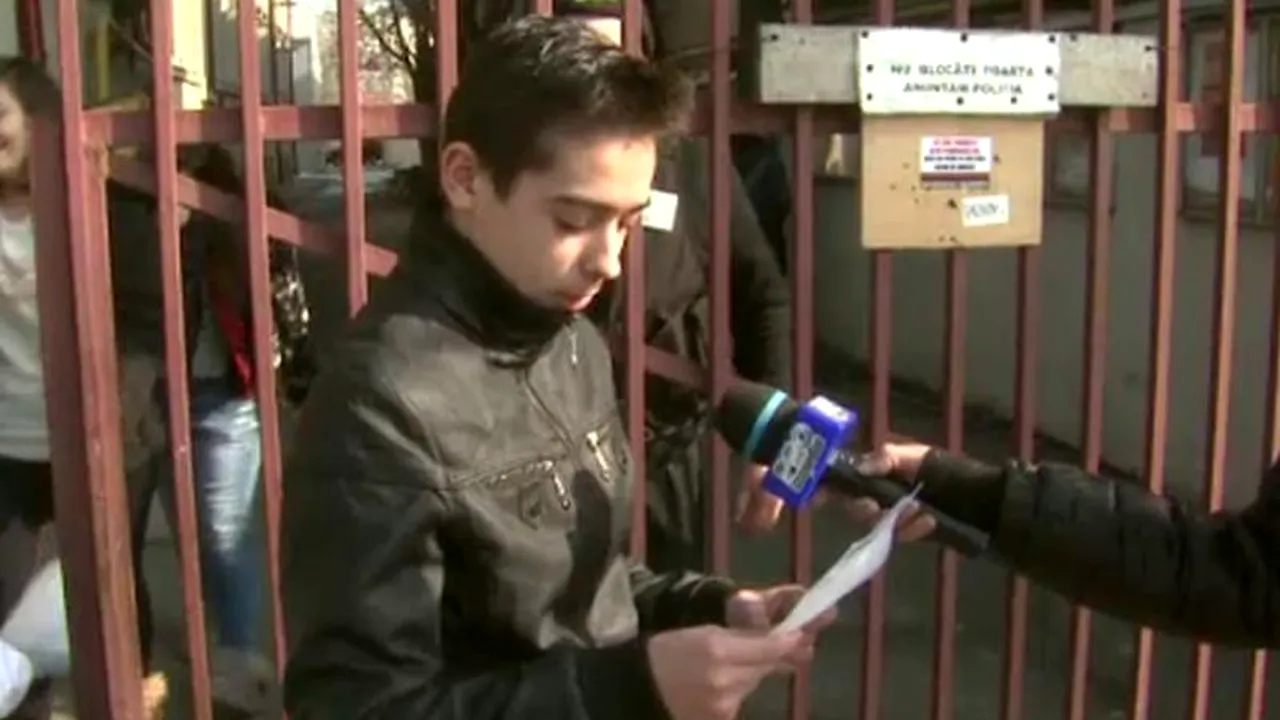 SUBIECTE EVALUARE NAȚIONALĂ 2014. Elev, imediat după ce a ieșit din sală: „Nu mai știu ce ne-a dat