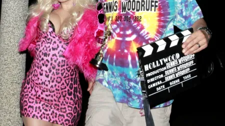 FOTO. Cum s-au costumat Kim Kardashian și Paris Hilton de Halloween