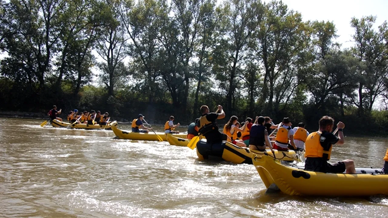 O nouă distracție în Timișoara: 90 de lei pentru o cursă de 4-5 ore pe Bega