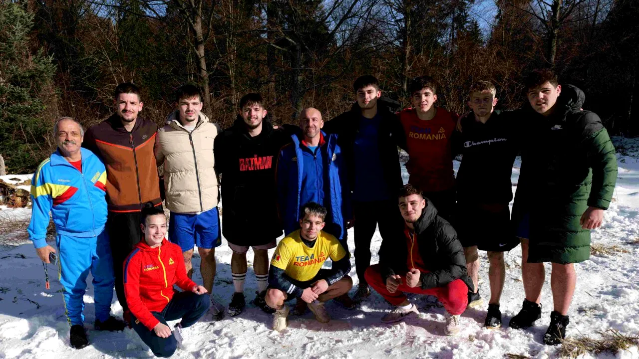 Te pui cu ea? Campioana care se ANTRENEAZĂ cu băieții la minus 3 grade în zăpadă